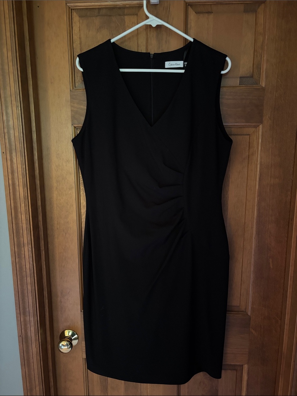 Calvin Klein Black V-Neck Sleeveless Sheath Dress